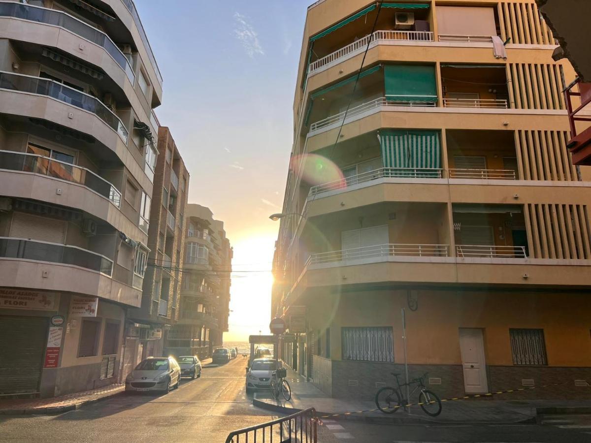 טורבייחה Uroczy Apartament Przy Playa De Los Locos מראה חיצוני תמונה